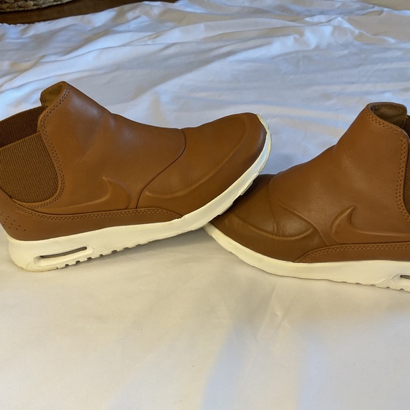 Nike air max brown leather bootie size 6.5 - Picture 2 of 7